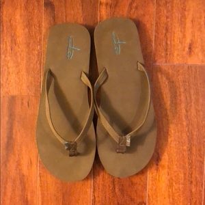 Blue Fin flip flops